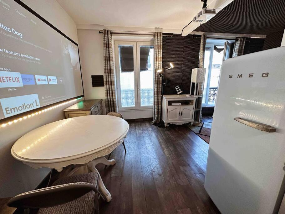 Studio With Home Cinema@Paris Chatelet Exterior photo