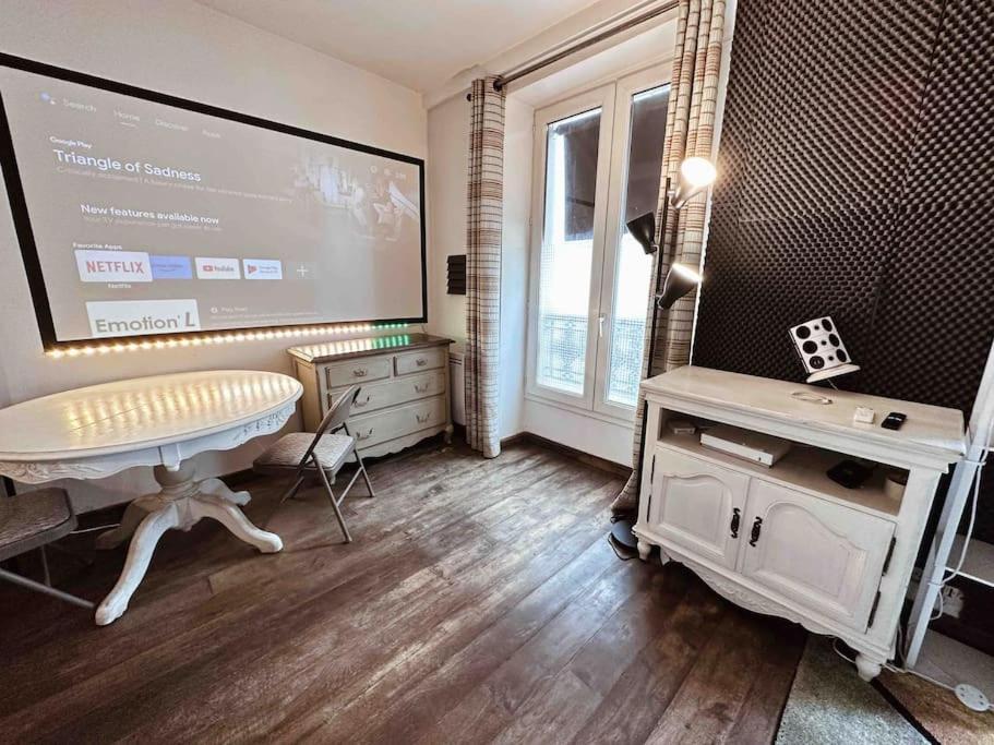 Studio With Home Cinema@Paris Chatelet Exterior photo
